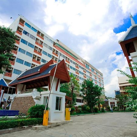 Jolly Suites & Spa Thapra Bangkok Exterior foto