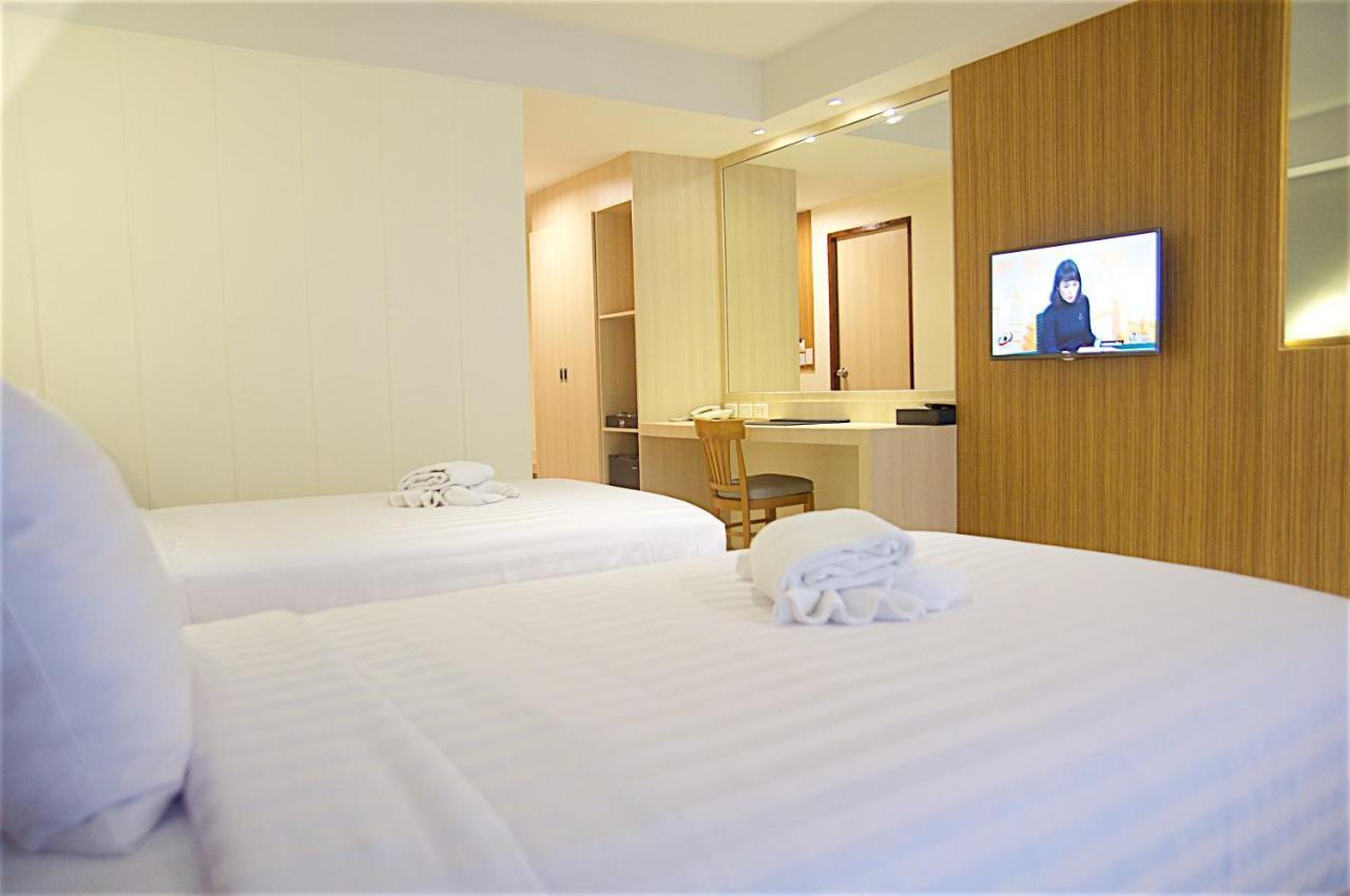 Jolly Suites & Spa Thapra Bangkok Exterior foto